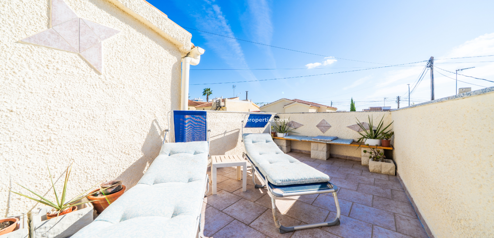 Resale - Freistendhe Villa - Urb. La Marina