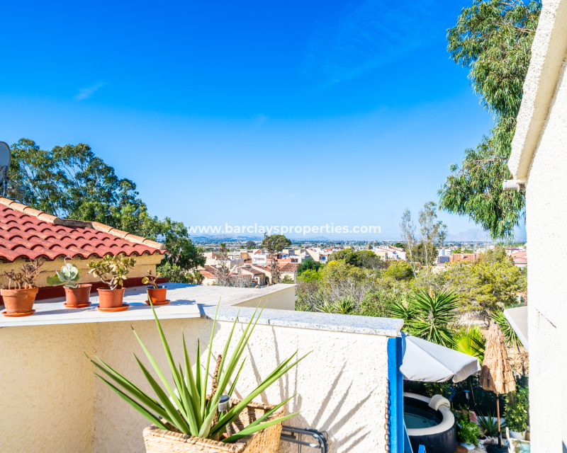 Resale - Freistendhe Villa - Urb. La Marina