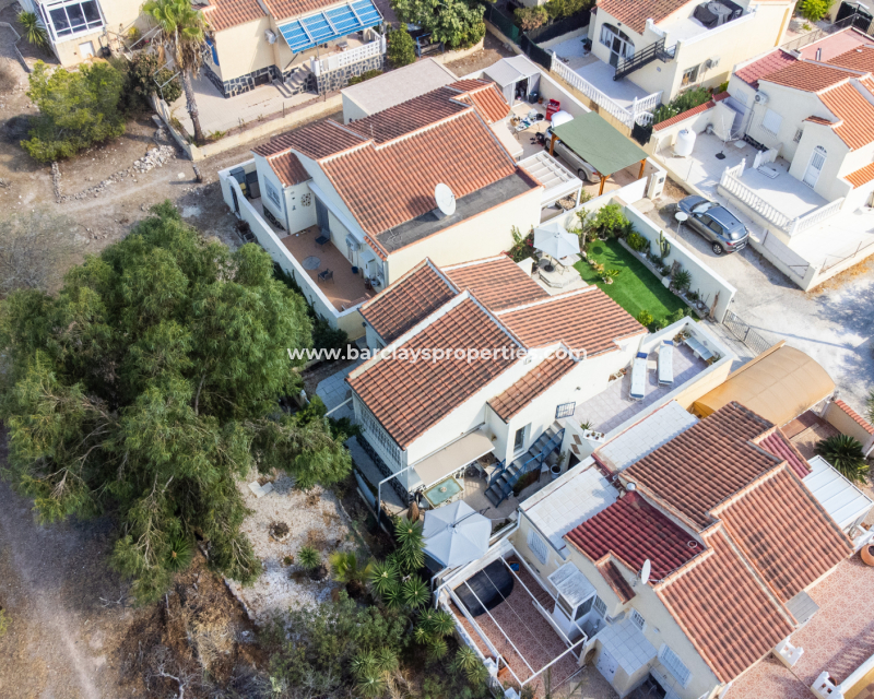 Resale - Freistendhe Villa - Urb. La Marina