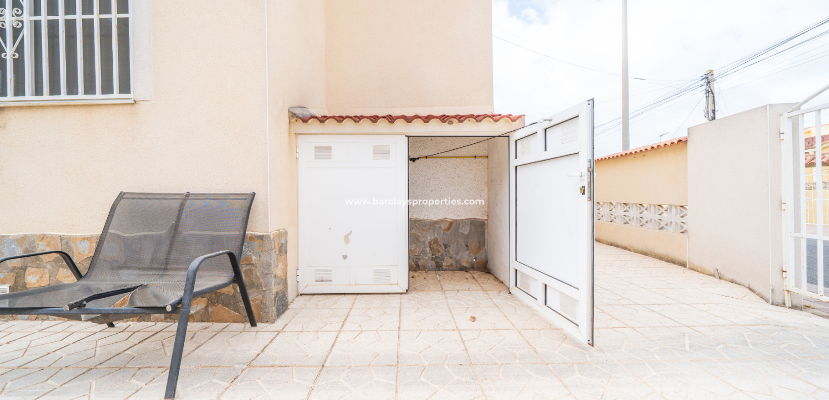 Resale - Freistendhe Villa - Urb. La Marina