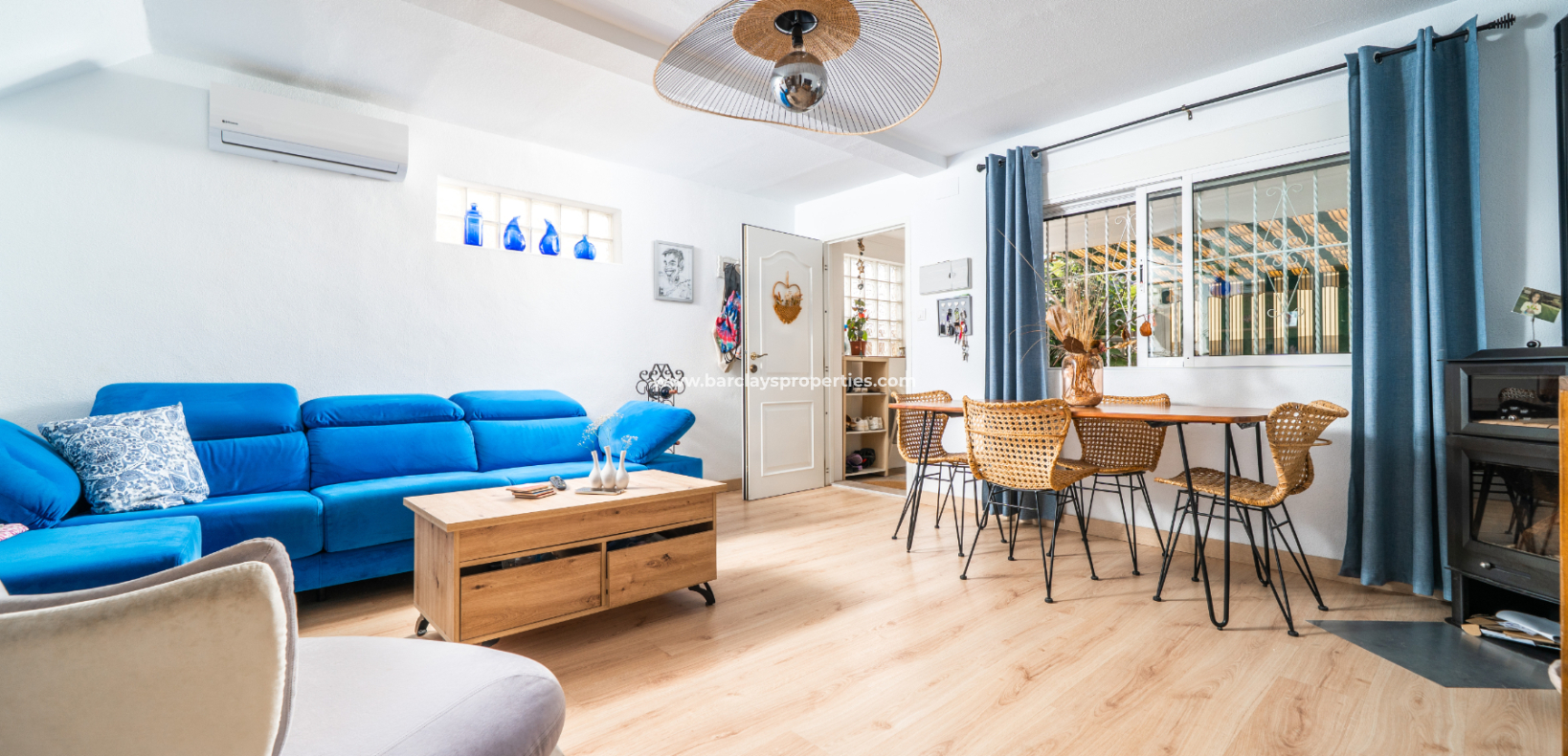 Resale - Freistendhe Villa - Urb. La Marina