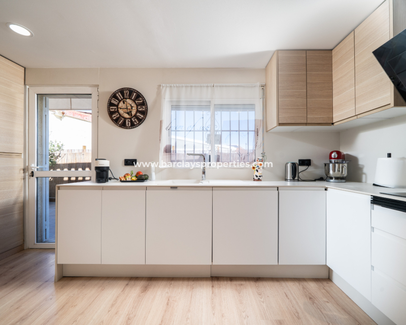 Resale - Freistendhe Villa - Urb. La Marina