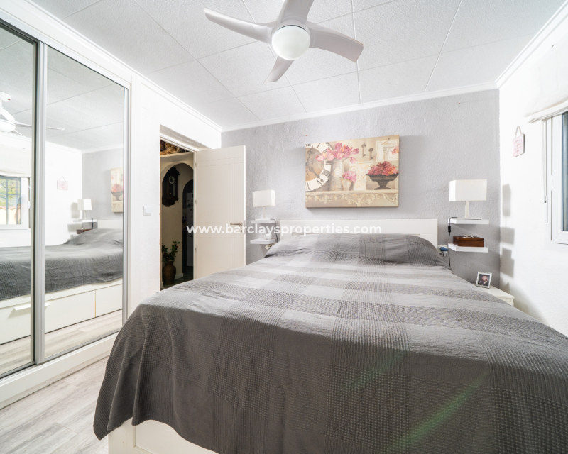 Resale - Freistendhe Villa - Urb. La Marina