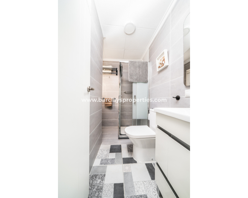 Resale - Freistendhe Villa - Urb. La Marina