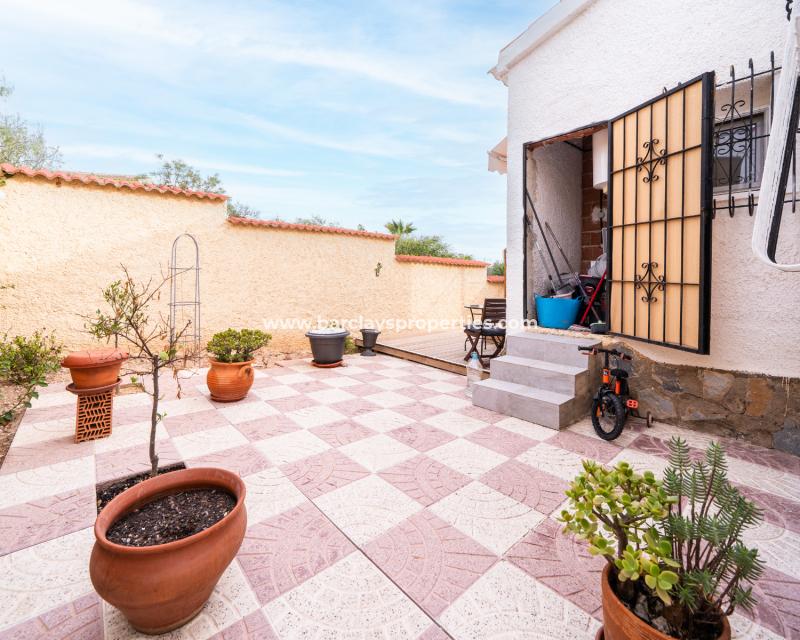 Resale - Freistendhe Villa - Urb. La Marina