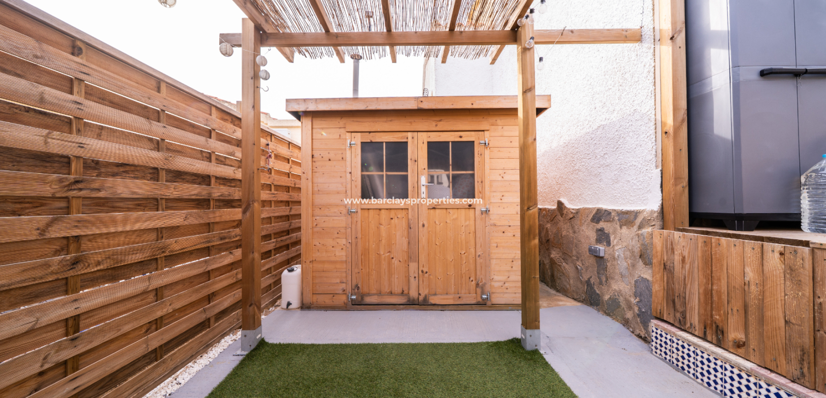 Resale - Freistendhe Villa - Urb. La Marina