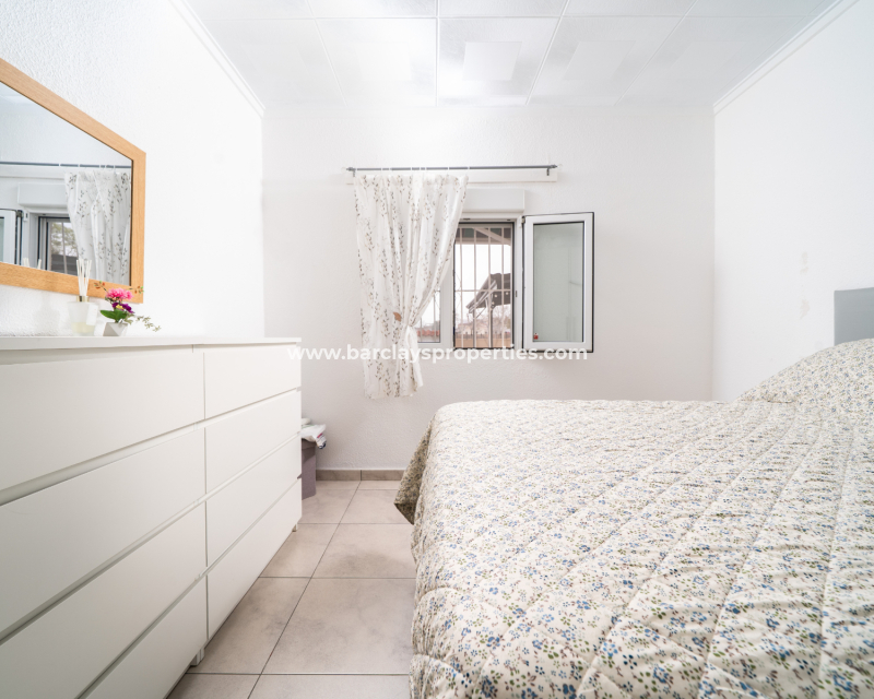 Resale - Freistendhe Villa - Urb. La Marina