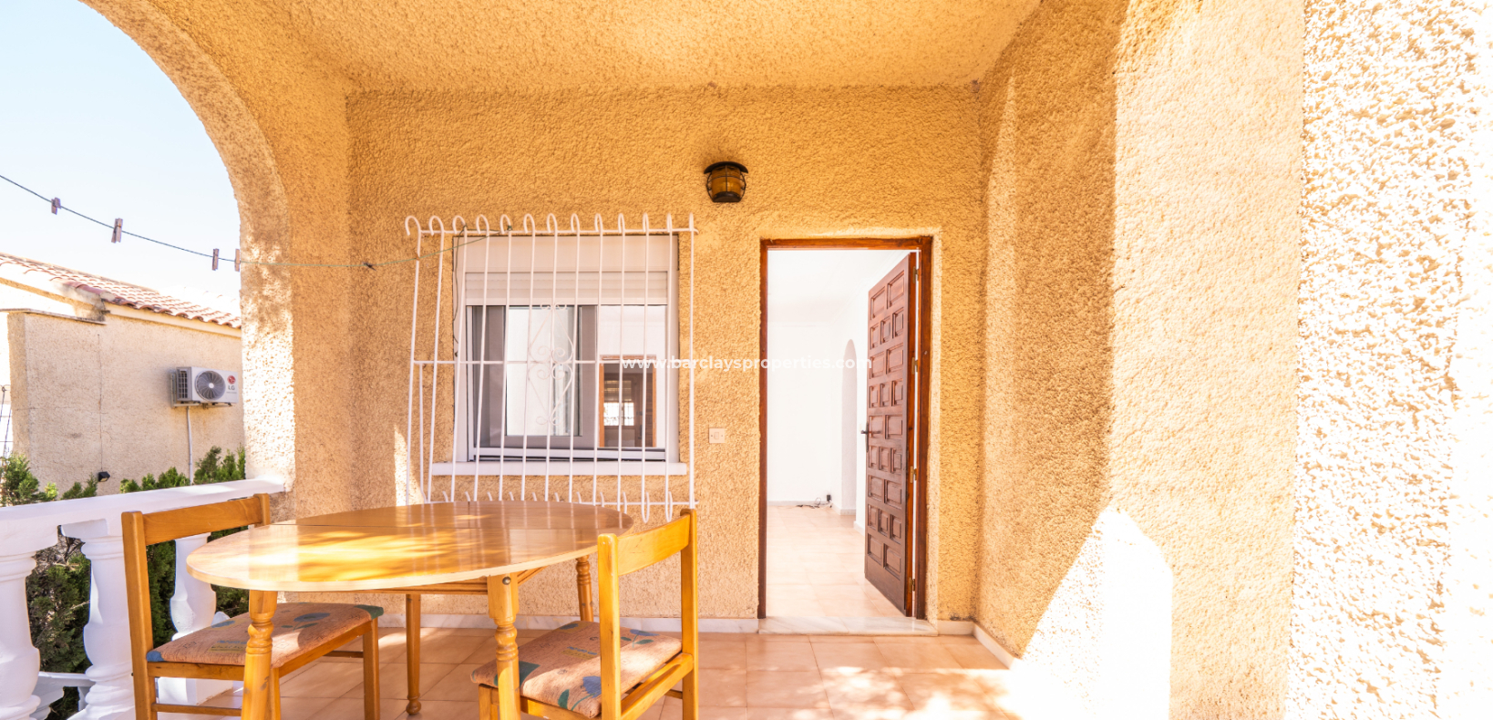 Resale - Freistendhe Villa - Urb. La Marina