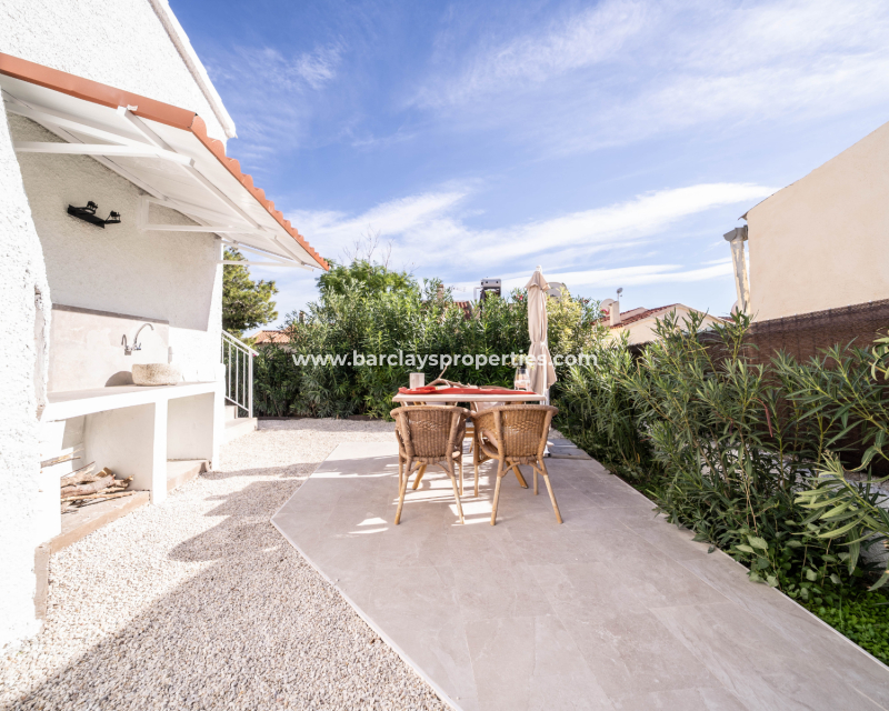 Resale - Freistendhe Villa - Urb. La Marina