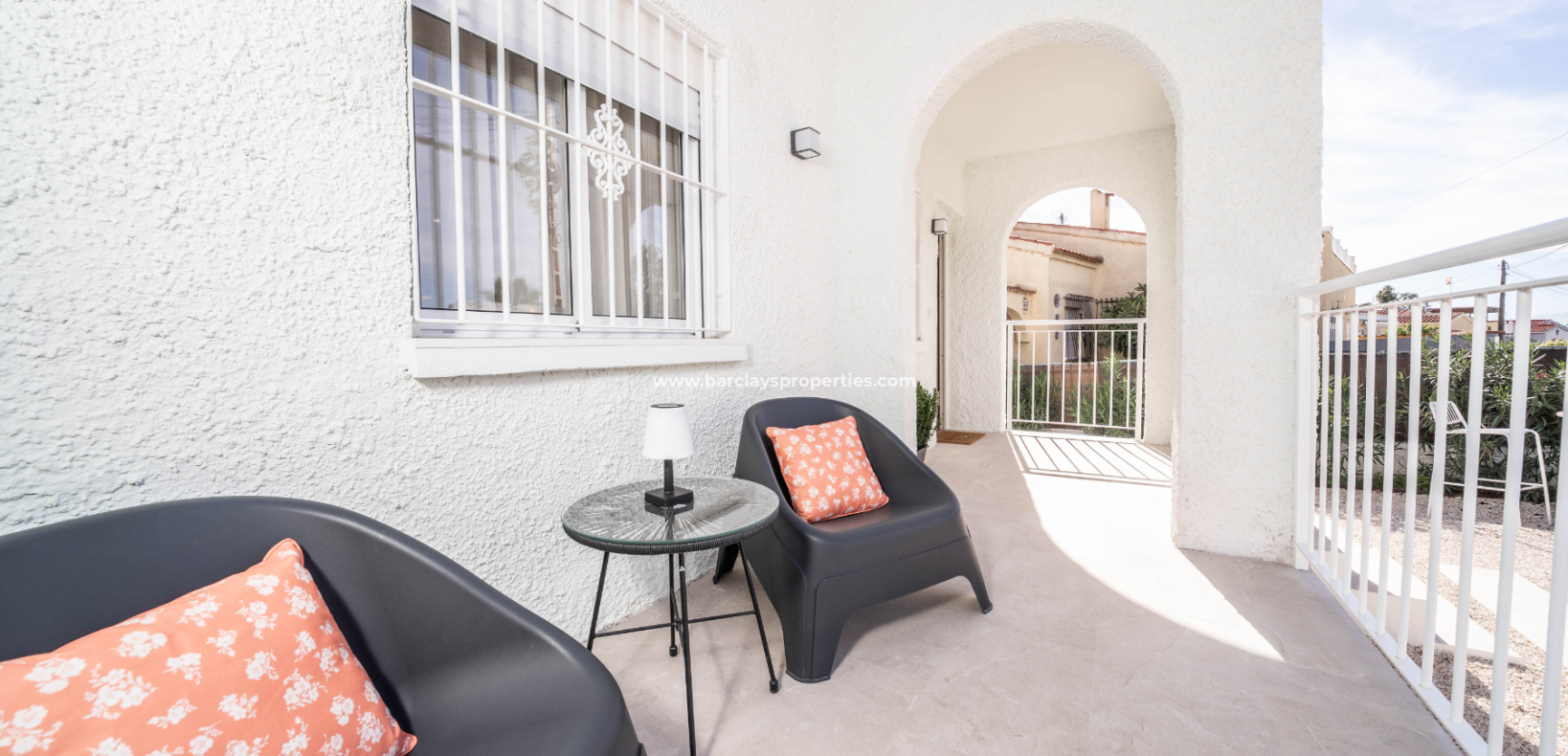 Resale - Freistendhe Villa - Urb. La Marina