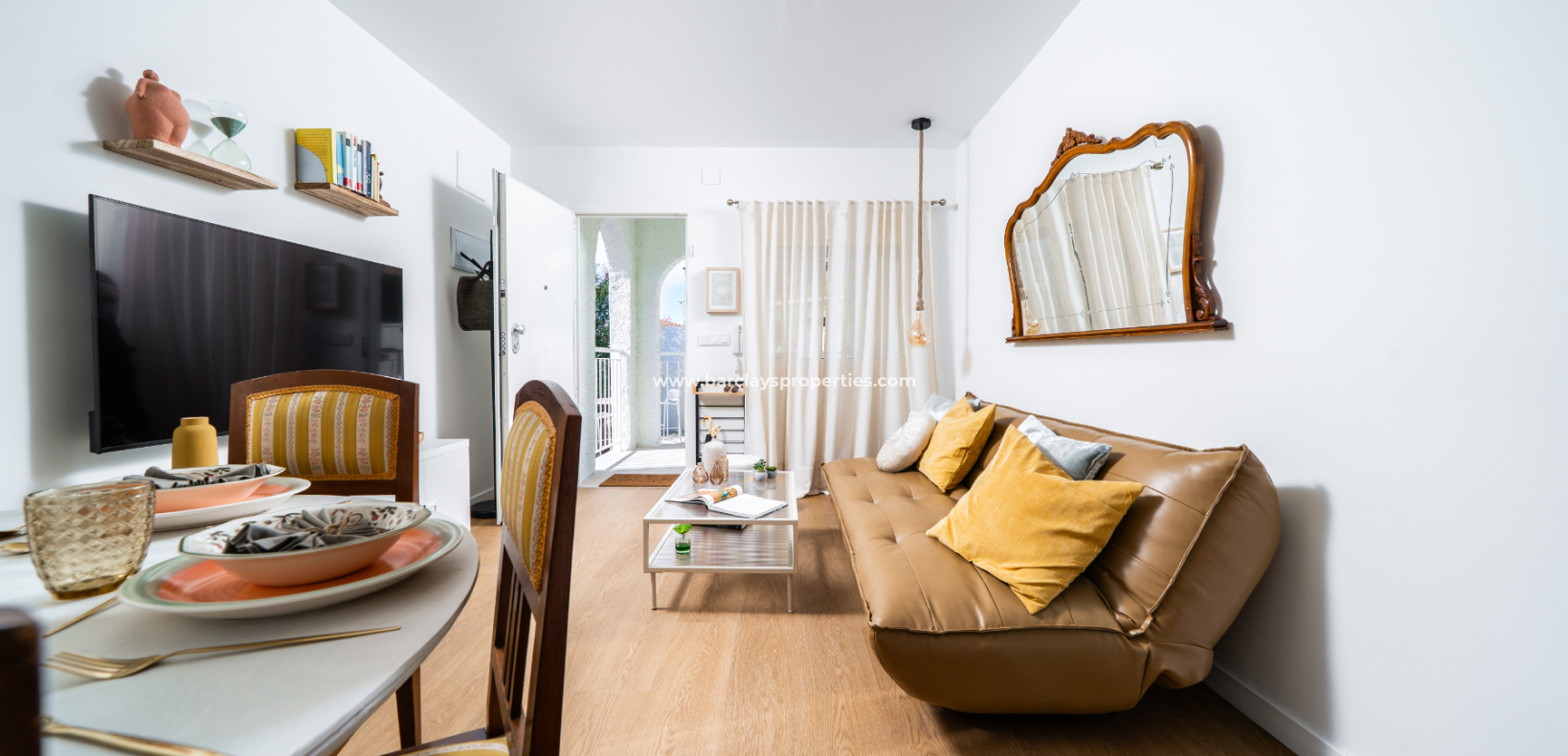 Resale - Freistendhe Villa - Urb. La Marina