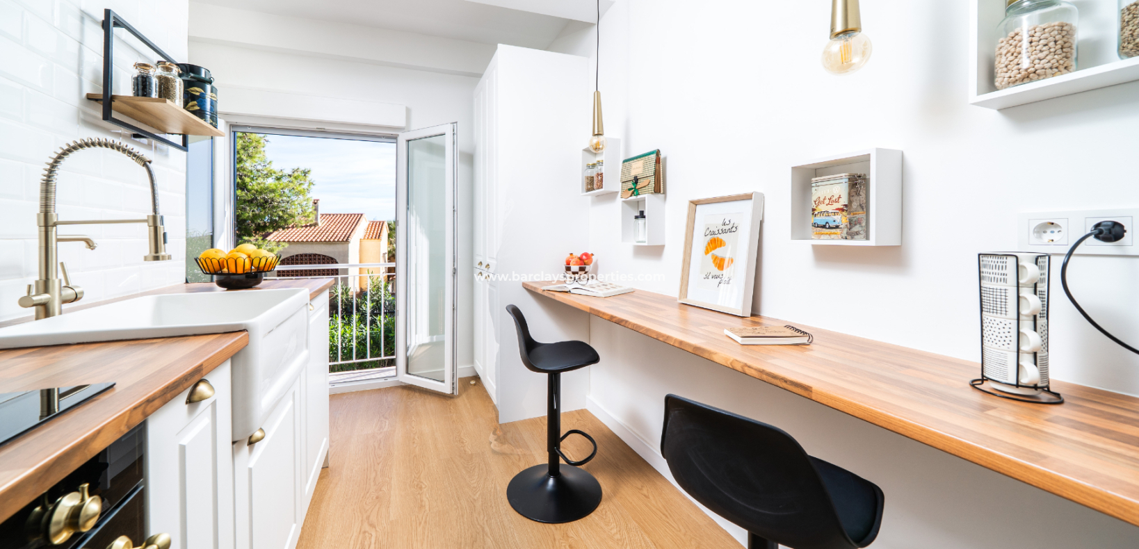 Resale - Freistendhe Villa - Urb. La Marina