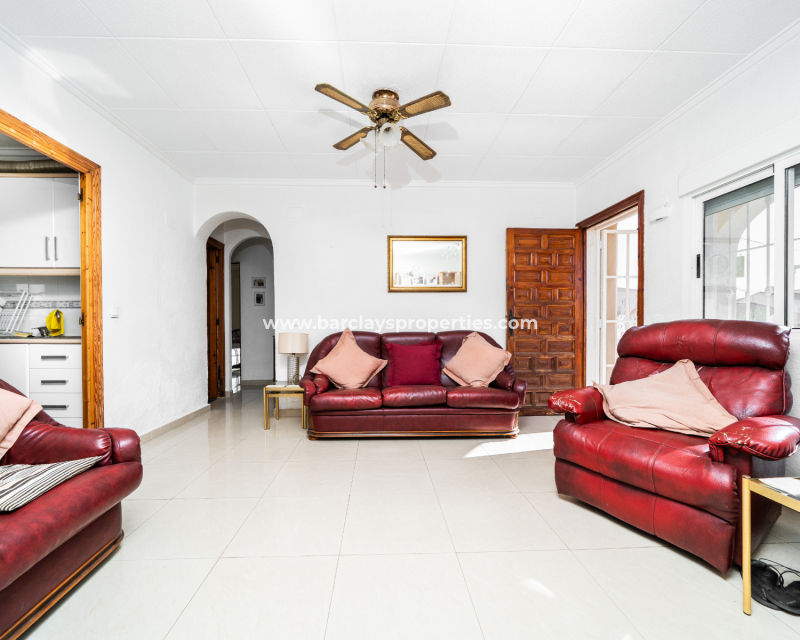 Resale - Freistendhe Villa - Urb. La Marina