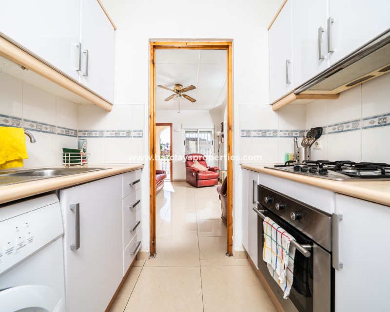 Resale - Freistendhe Villa - Urb. La Marina