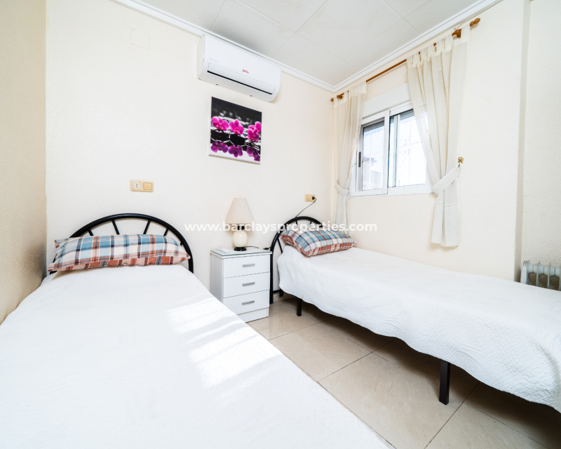 Resale - Freistendhe Villa - Urb. La Marina