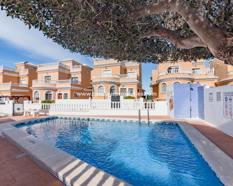 Resale - Freistendhe Villa - Urb. La Marina