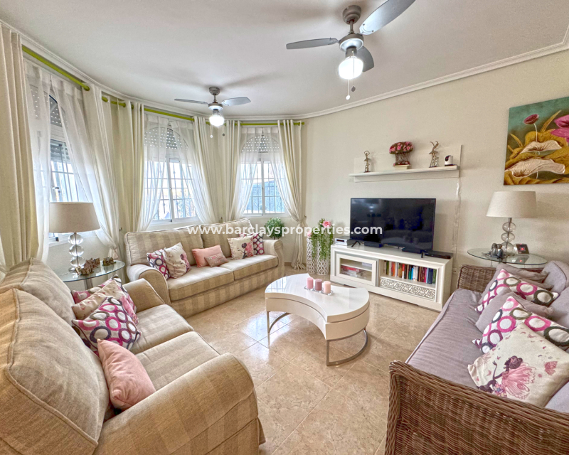 Resale - Freistendhe Villa - Urb. La Marina