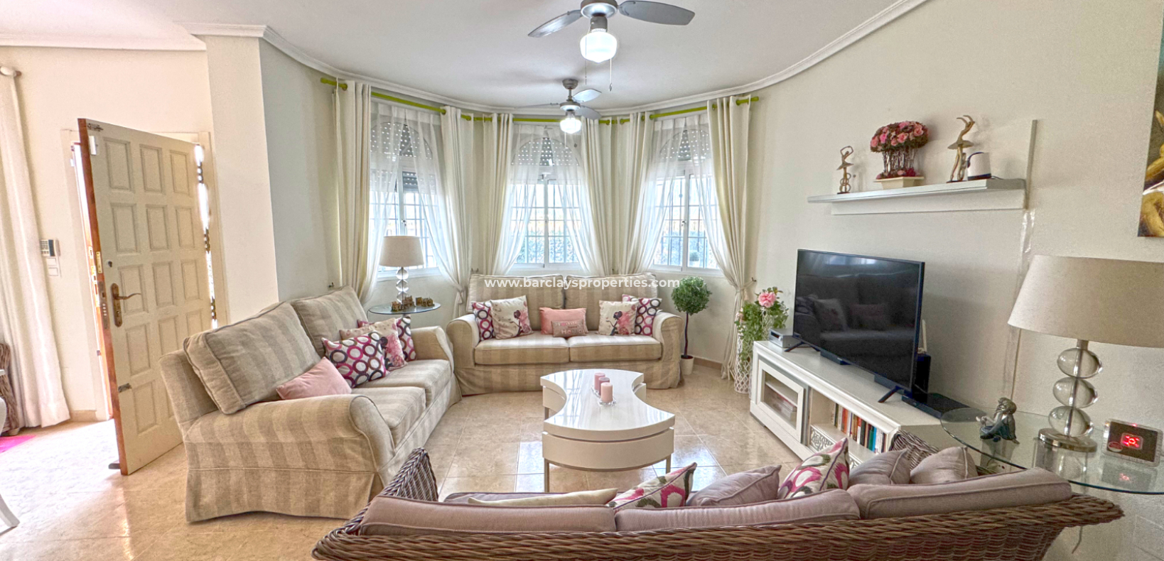 Resale - Freistendhe Villa - Urb. La Marina