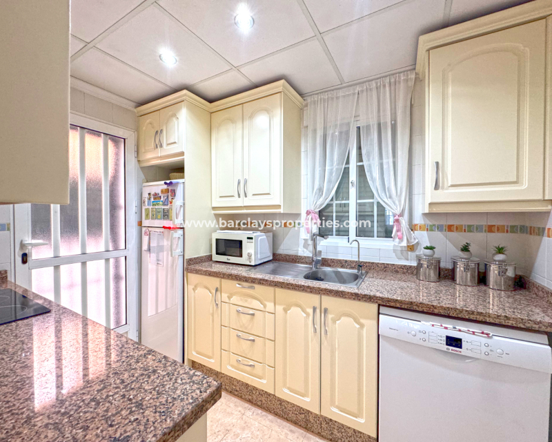 Resale - Freistendhe Villa - Urb. La Marina