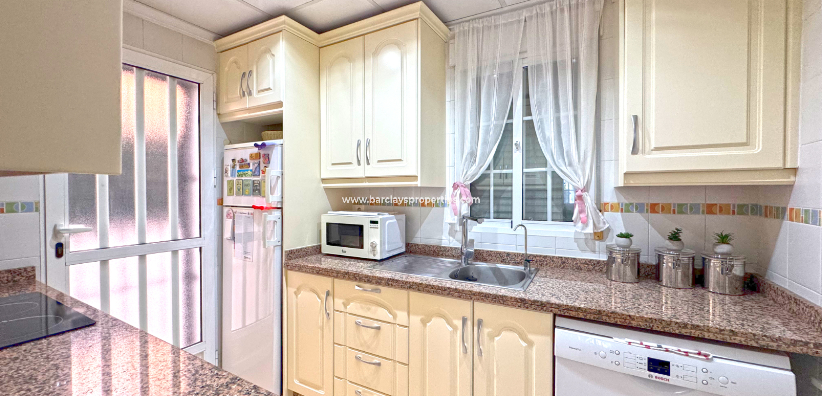 Resale - Freistendhe Villa - Urb. La Marina