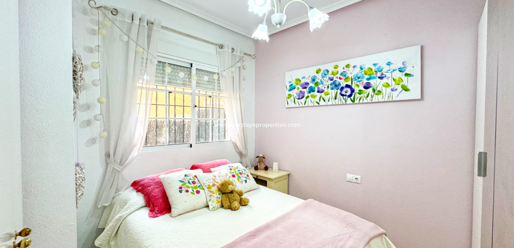 Resale - Freistendhe Villa - Urb. La Marina