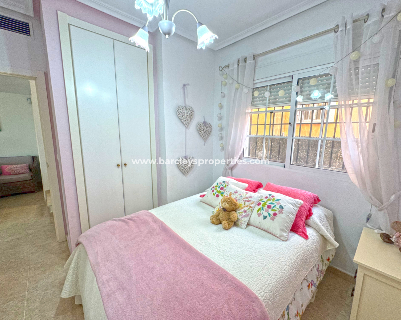 Resale - Freistendhe Villa - Urb. La Marina