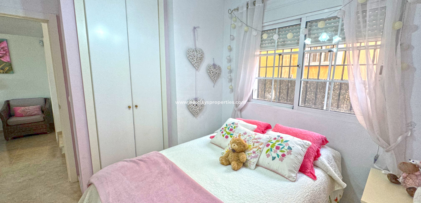 Resale - Freistendhe Villa - Urb. La Marina