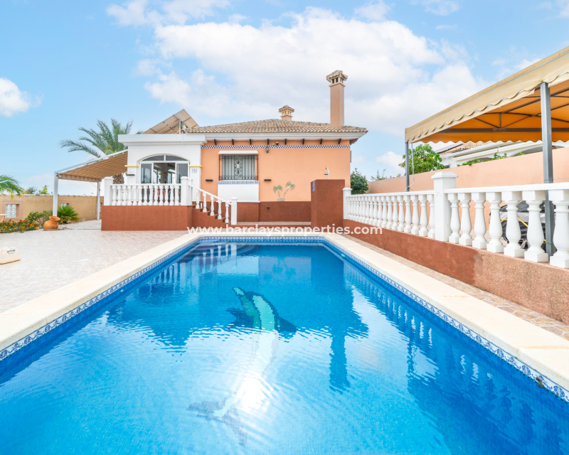 Resale - Freistendhe Villa - Urb. La Marina