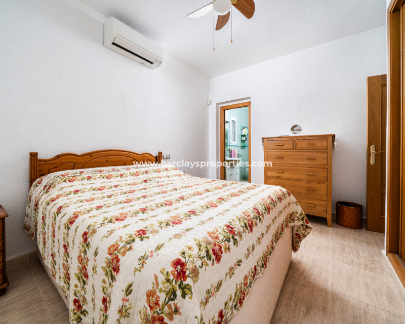 Resale - Freistendhe Villa - Urb. La Marina