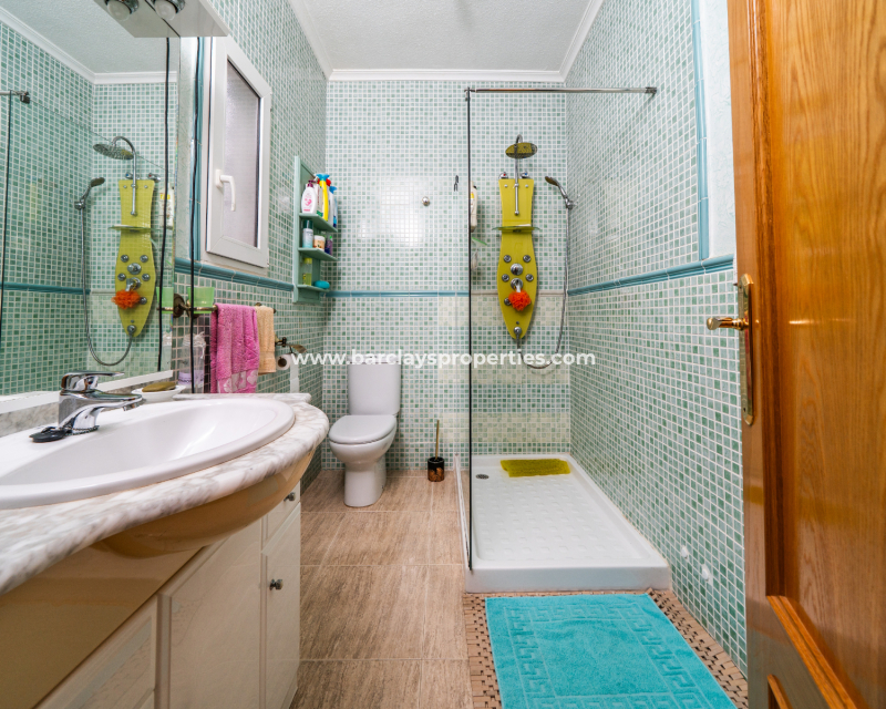 Resale - Freistendhe Villa - Urb. La Marina