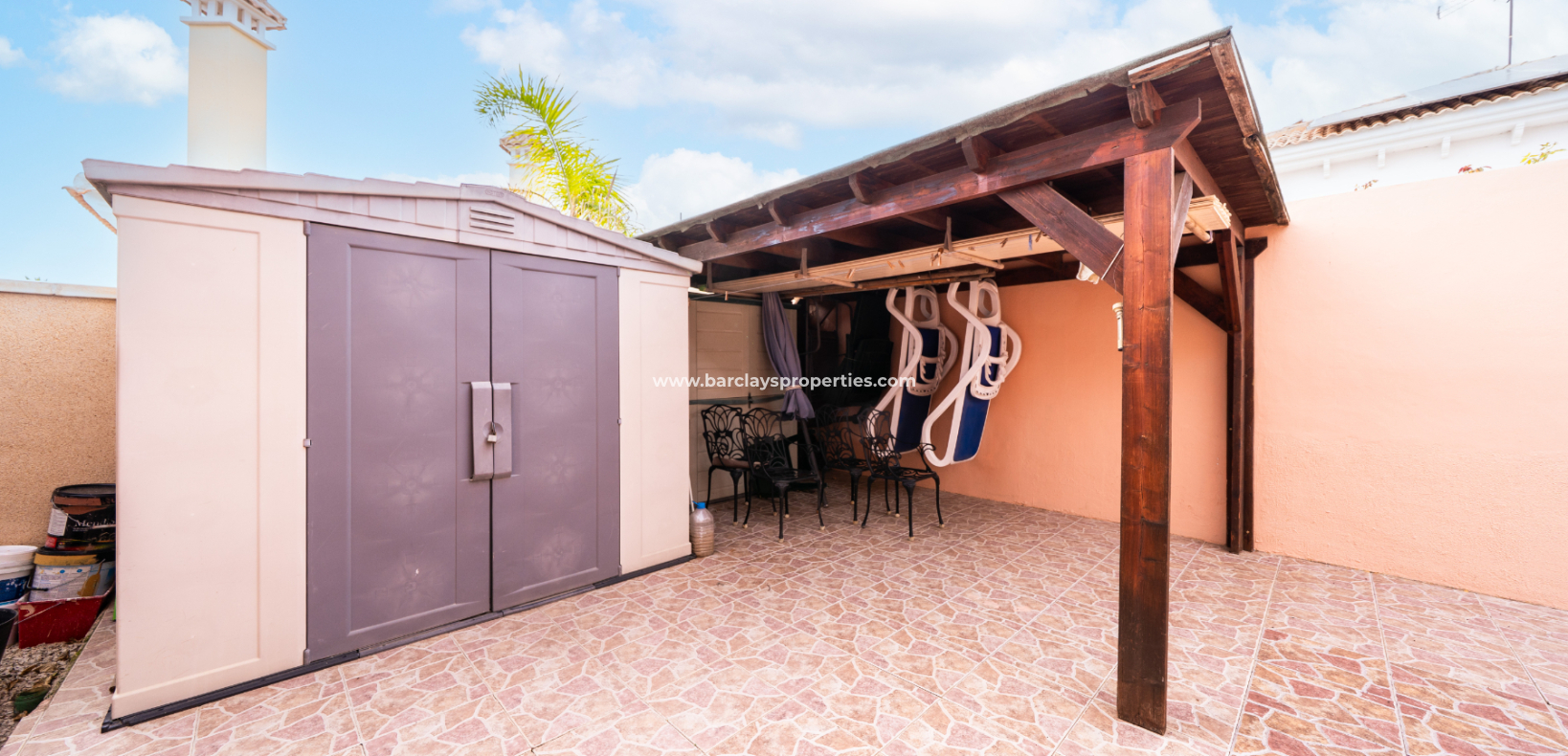 Resale - Freistendhe Villa - Urb. La Marina