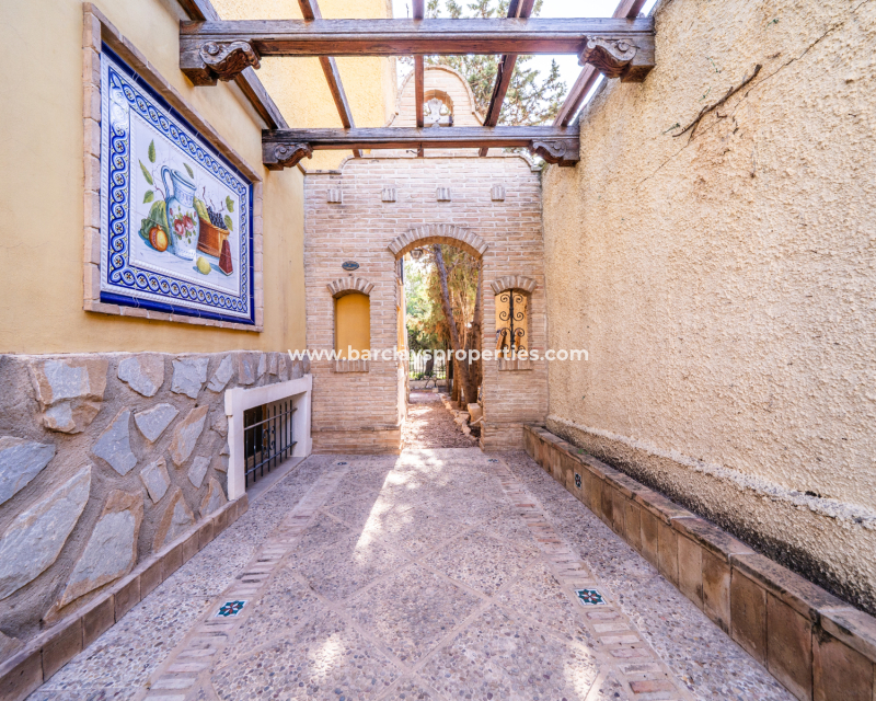 Resale - Freistendhe Villa - Urb. La Marina