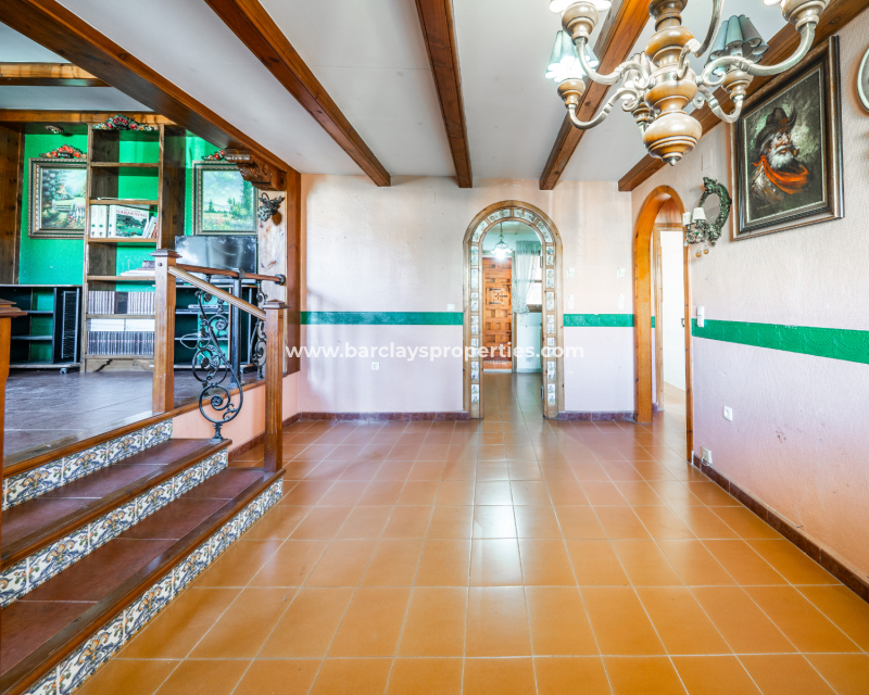 Resale - Freistendhe Villa - Urb. La Marina