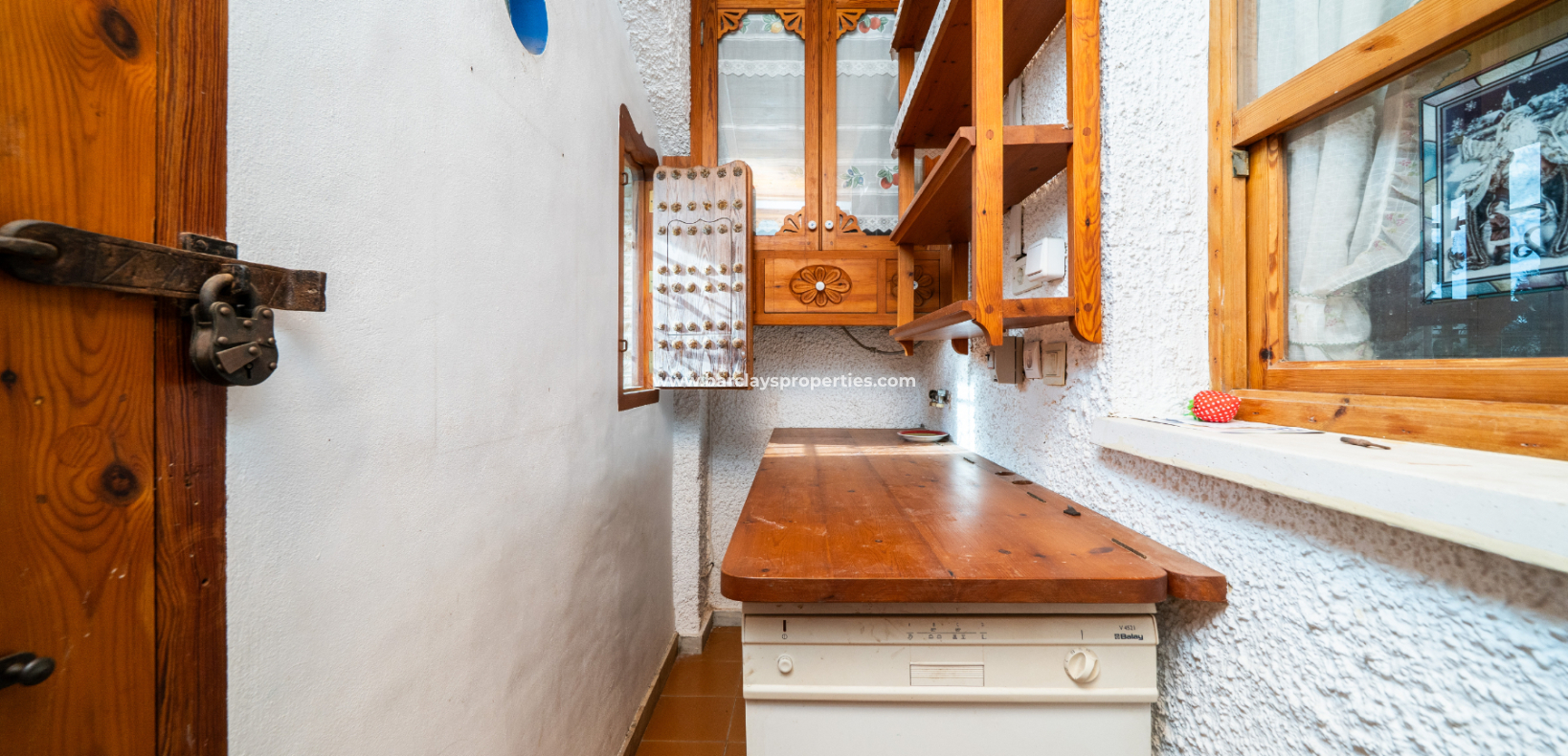 Resale - Freistendhe Villa - Urb. La Marina