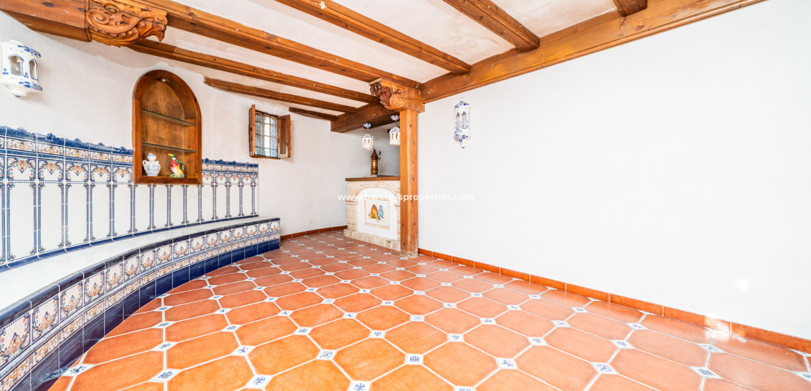 Resale - Freistendhe Villa - Urb. La Marina