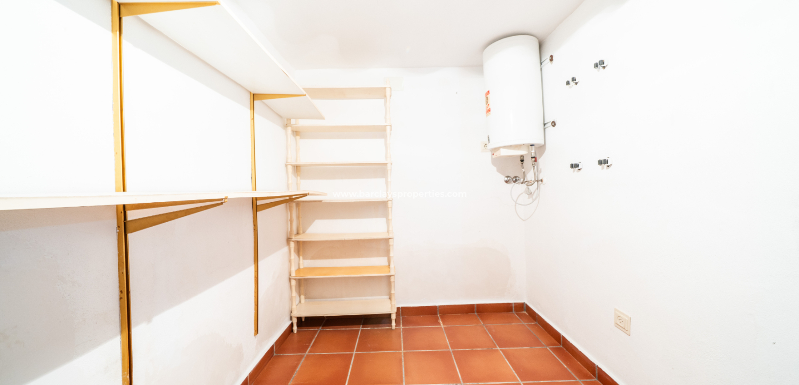 Resale - Freistendhe Villa - Urb. La Marina