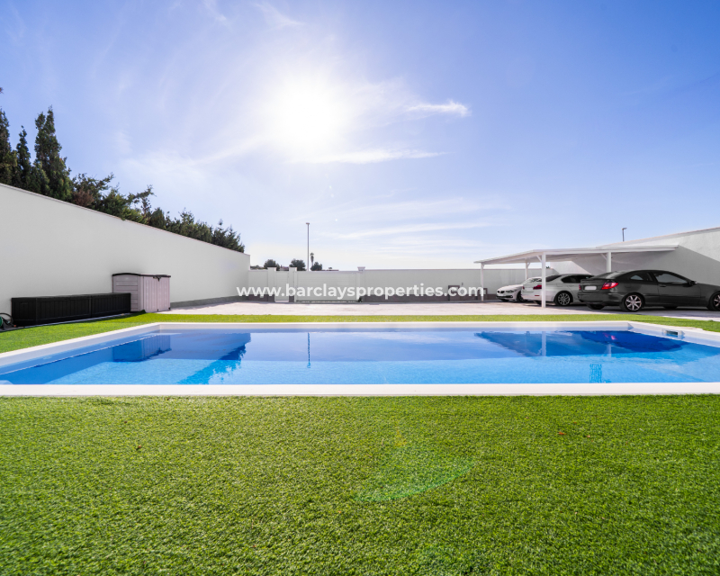 Resale - Freistendhe Villa - Urb. La Marina