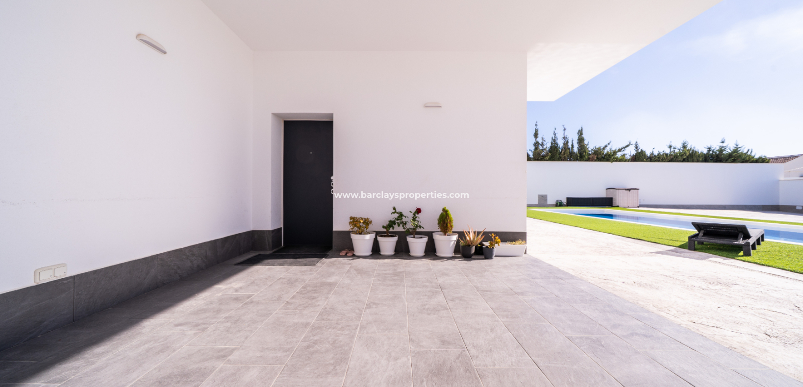 Resale - Freistendhe Villa - Urb. La Marina