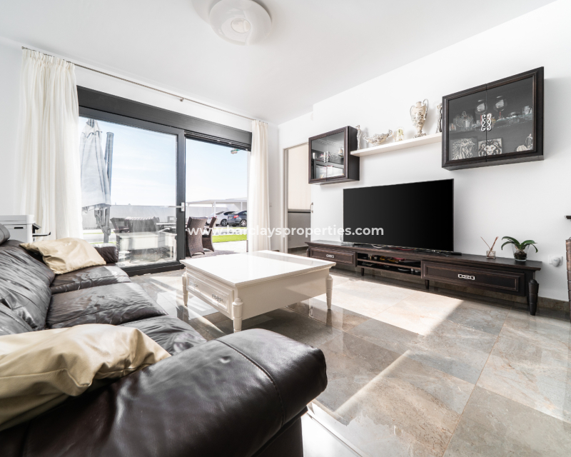 Resale - Freistendhe Villa - Urb. La Marina