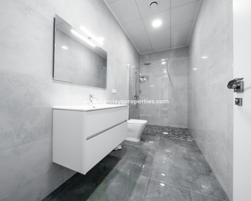 Resale - Freistendhe Villa - Urb. La Marina