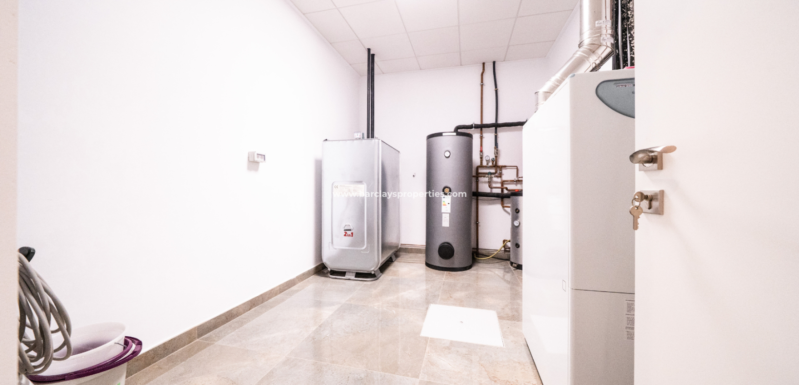 Resale - Freistendhe Villa - Urb. La Marina