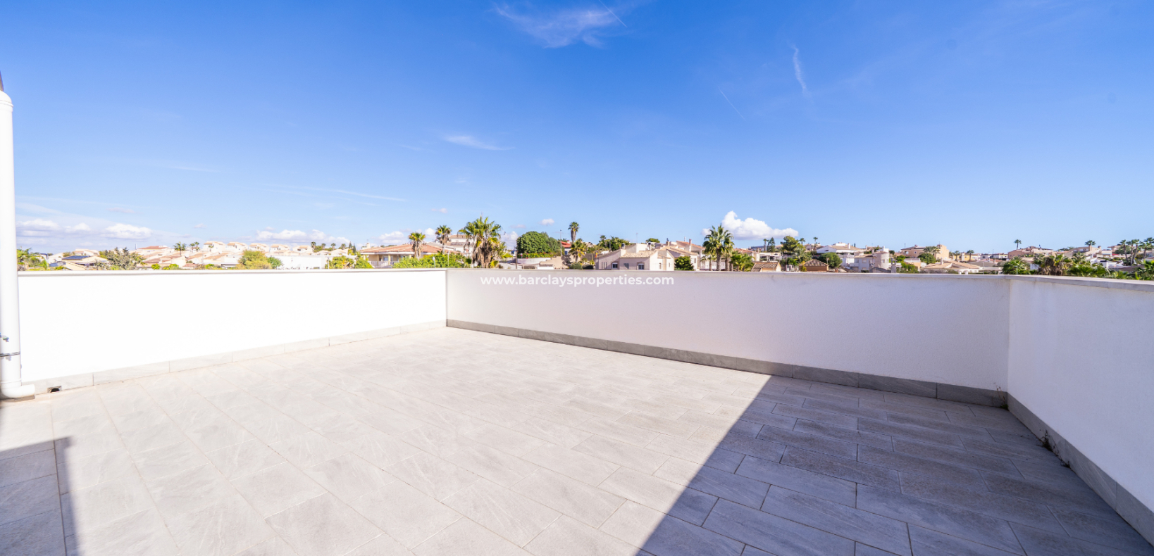 Resale - Freistendhe Villa - Urb. La Marina