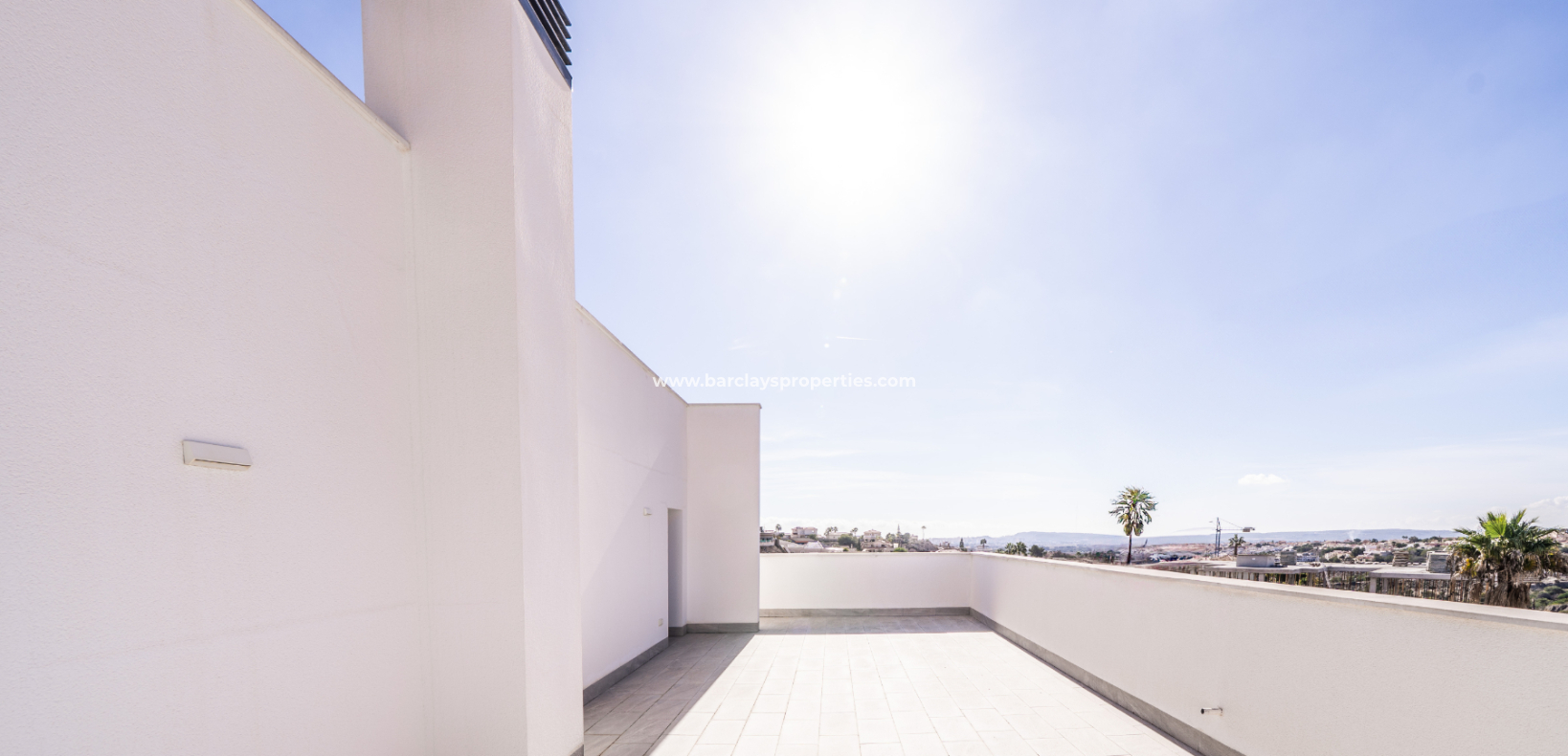 Resale - Freistendhe Villa - Urb. La Marina