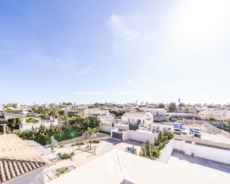 Resale - Freistendhe Villa - Urb. La Marina