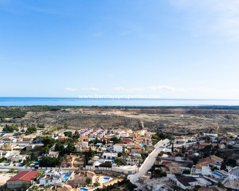 Resale - Freistendhe Villa - Urb. La Marina