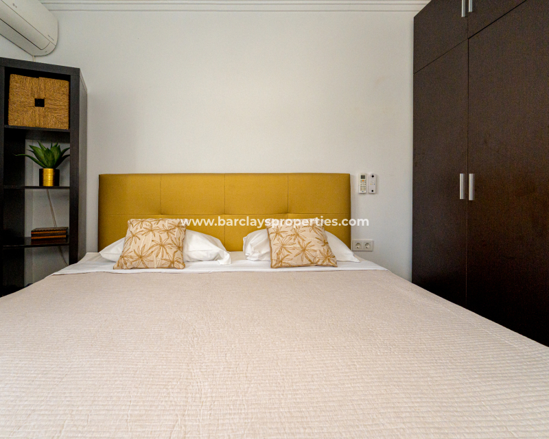 Resale - Freistendhe Villa - Urb. La Marina