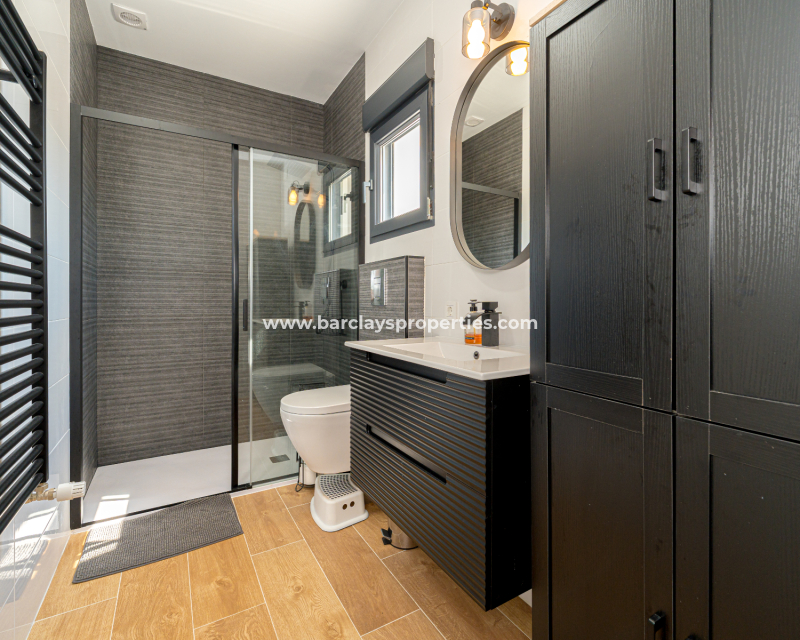 Resale - Freistendhe Villa - Urb. La Marina