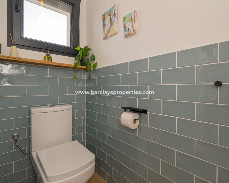 Resale - Freistendhe Villa - Urb. La Marina