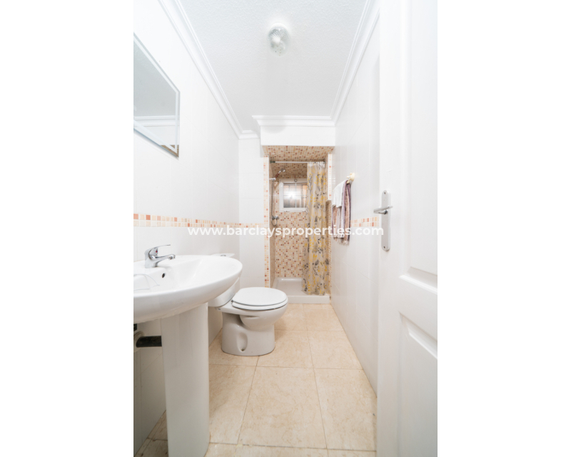 Resale - Freistendhe Villa - Urb. La Marina