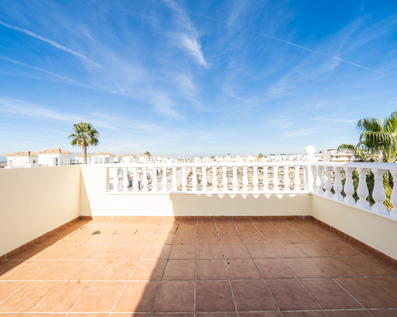 Resale - Freistendhe Villa - Urb. La Marina